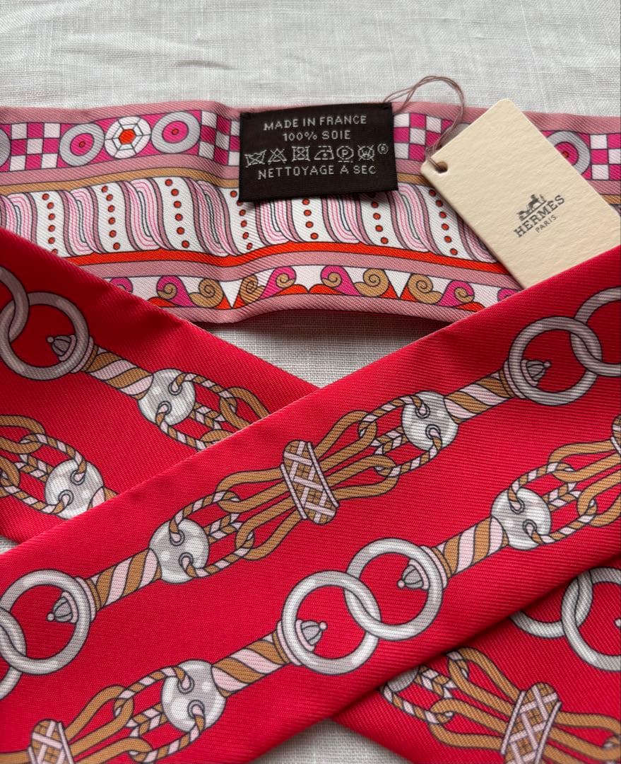 エルメス ツイリー新品未使用タグ付　ハーネスの薔薇窓