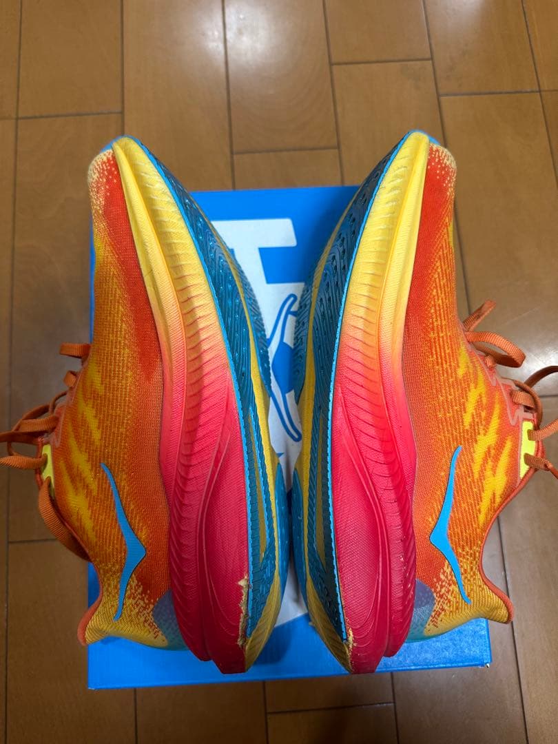 HOKA ONE ONE (ホカオネオネ) MACH 6 (マッハ6)