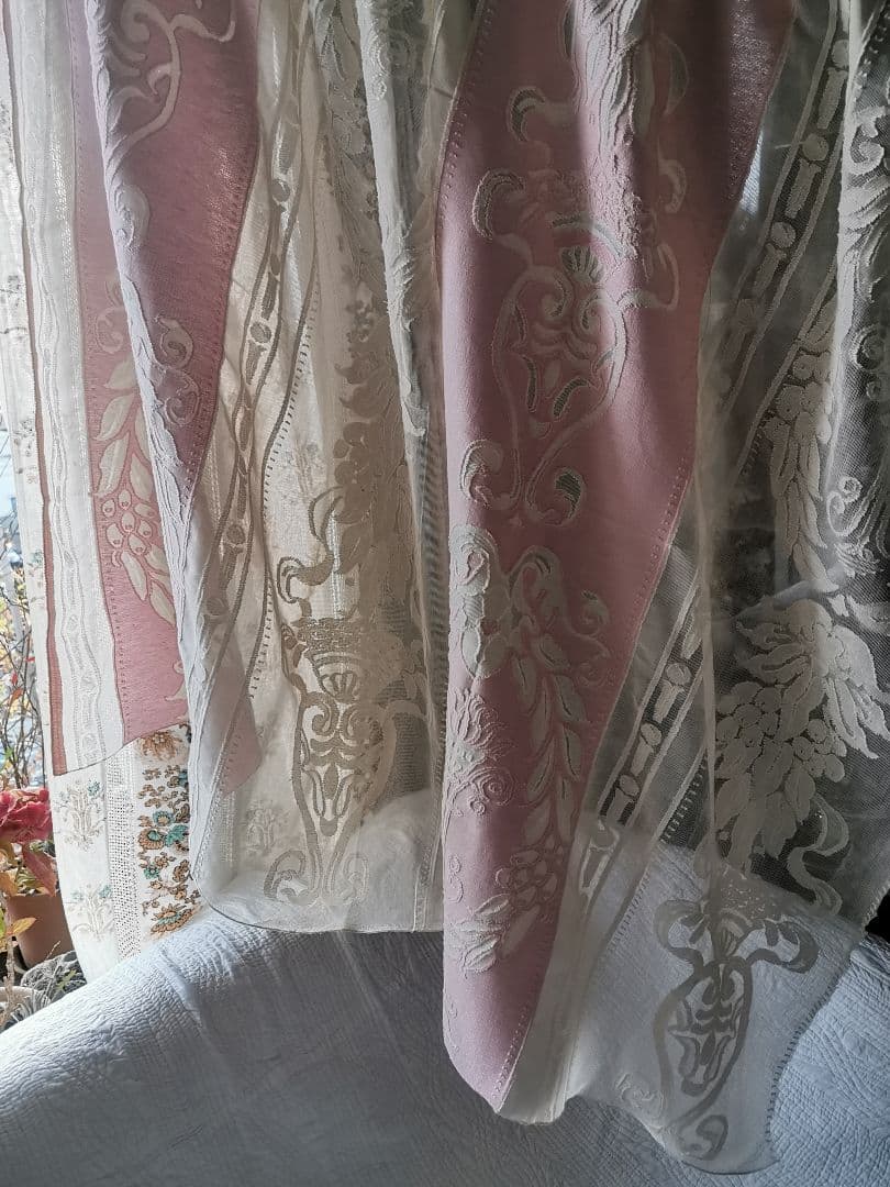 アンティーク英国 ピンク＆アイボリー 花器 聖火台 オリーブの実 マドラスレース