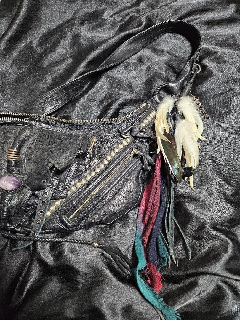 KMRii レザーショルダーバッグ スタッズ付き