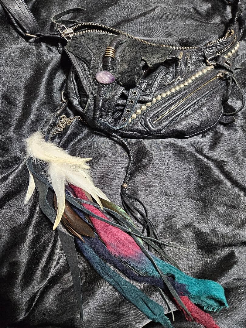 KMRii レザーショルダーバッグ スタッズ付き