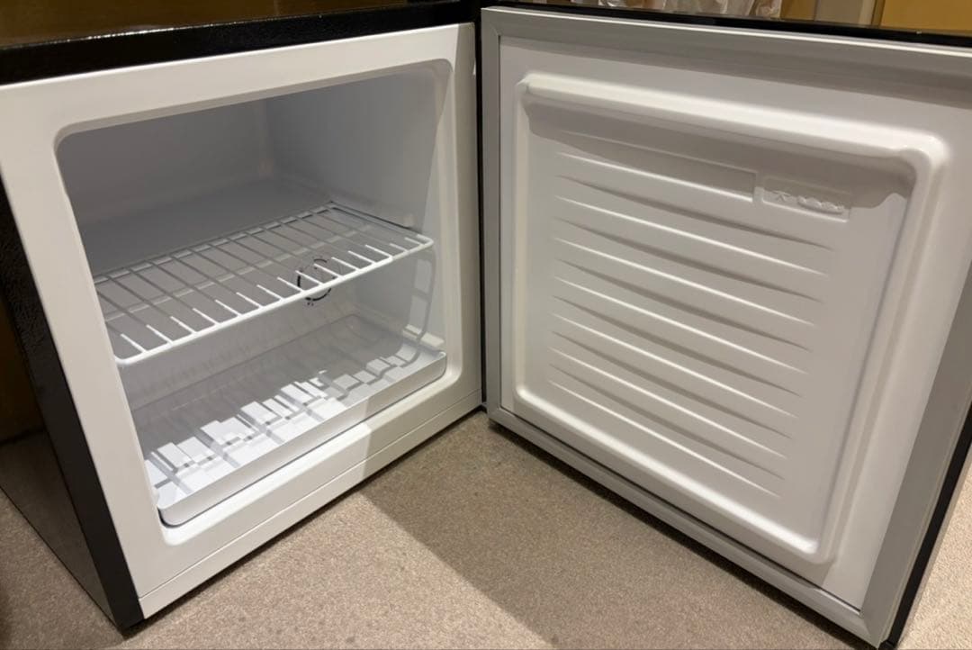 アイリスオーヤマ 冷凍庫 24年製31L 1ドア PF-A31FD-Bブラック - メルカリ