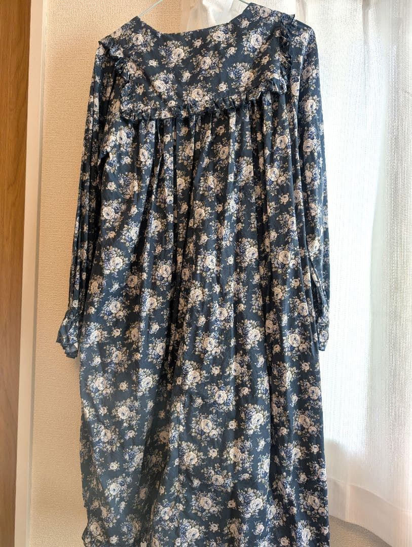 値下げ☆PhysicalDrop☆セーラー襟チュニックワンピース☆ブルーローズ柄