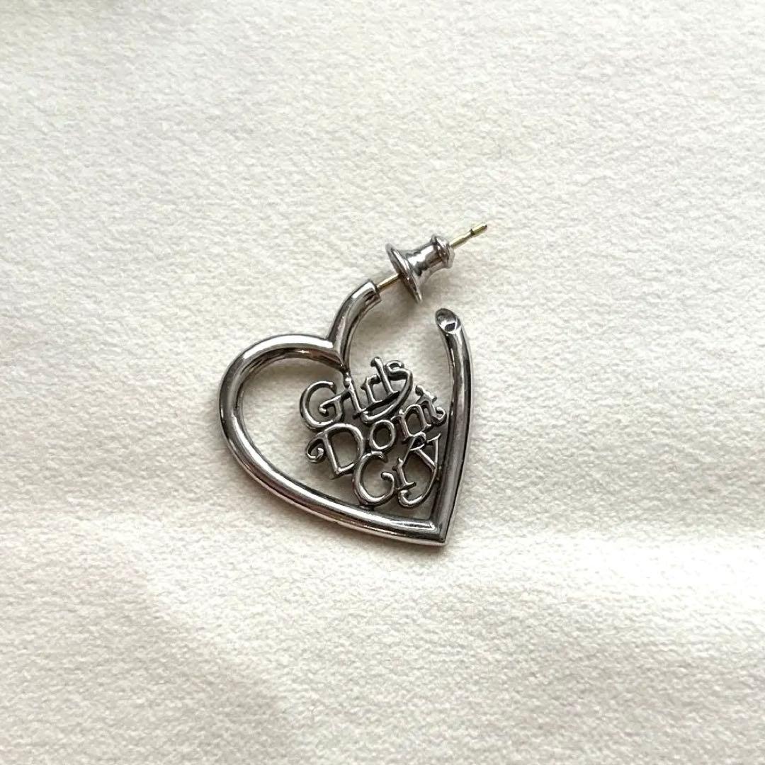 CAREERING Girls Don´t Cry ピアス | 激安通販のイーサプライ