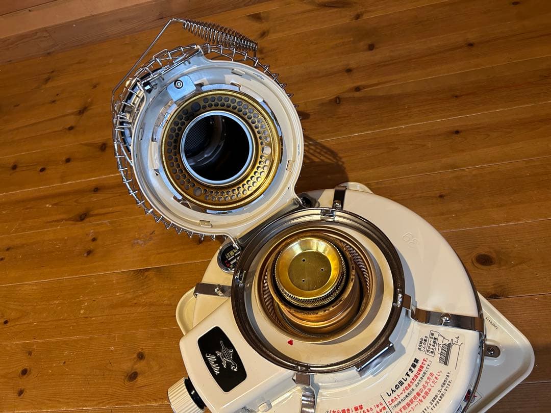 【美品】2024年製　アラジンストーブ　白