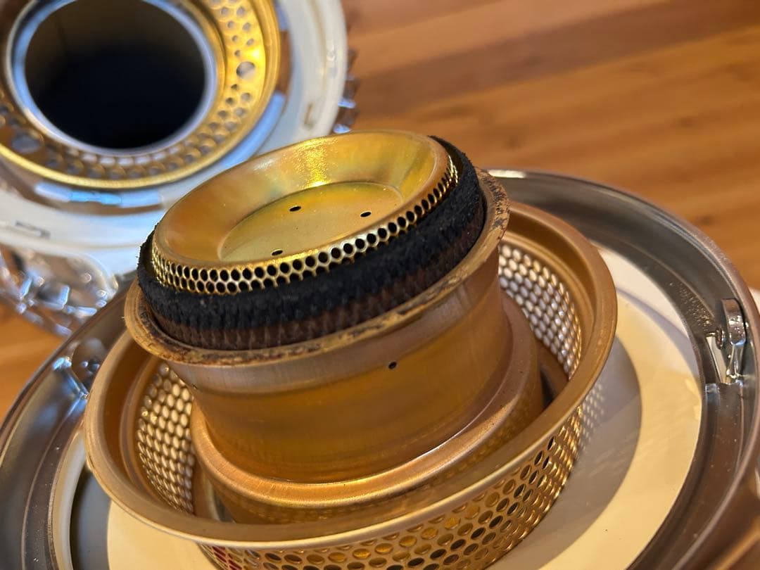 【美品】2024年製　アラジンストーブ　白