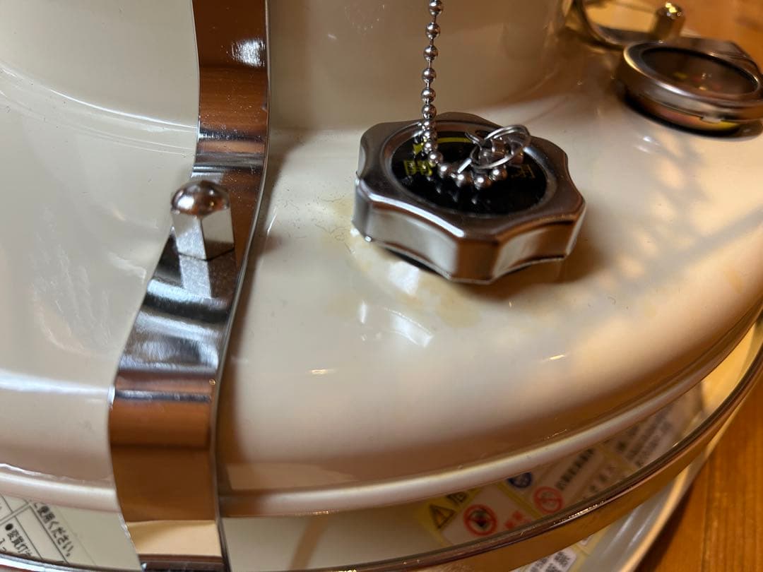 【美品】2024年製　アラジンストーブ　白