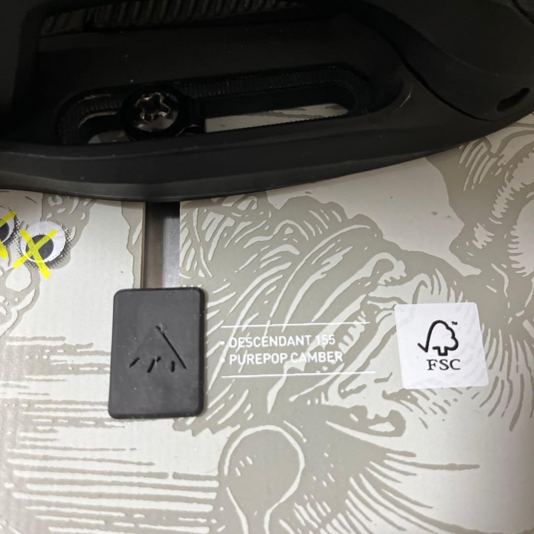 BURTON DESCENDANT 155 × BURTON CARTEL M