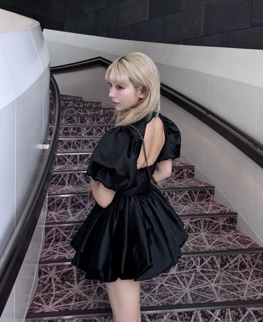 トリートユアセルフ サテンバルーンペプラムミニワンピース ブラック