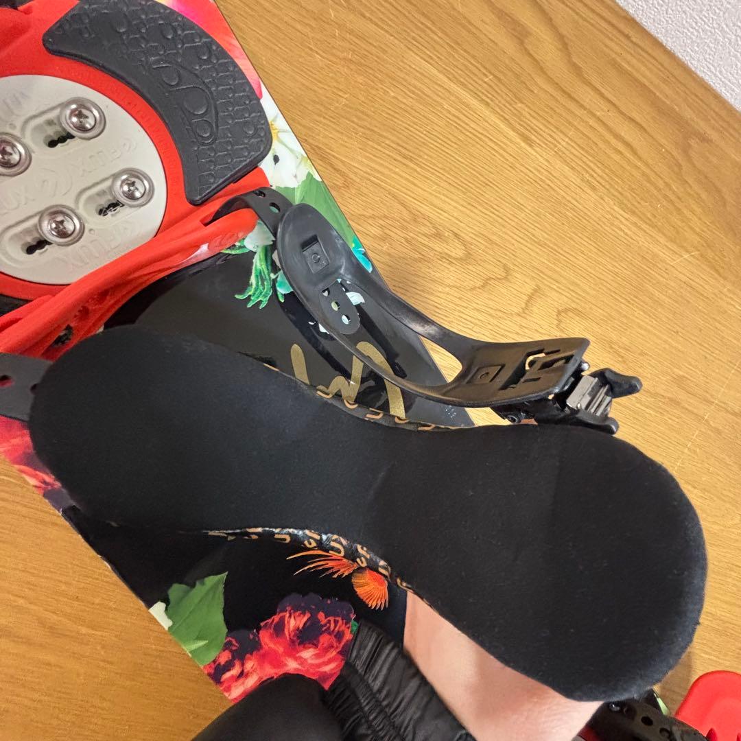 CAPITA ビンディング付　スノーボード レディース 板　142cm FLUX