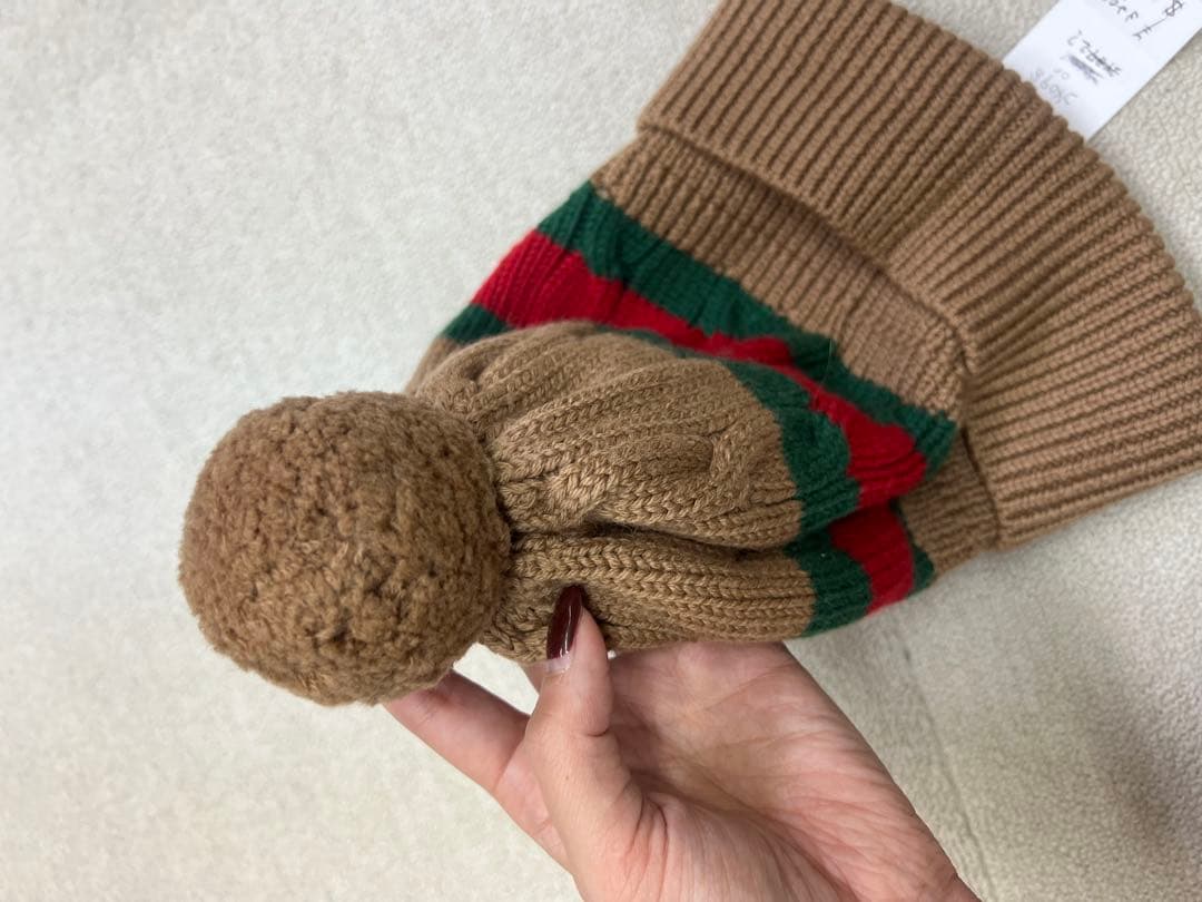 GGシェリーライン ポンポン付きニット帽-最安値に挑戦