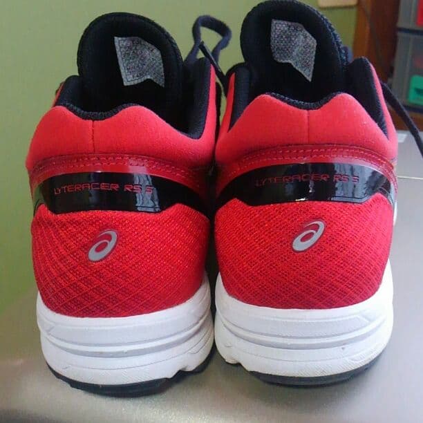 ランニングシューズアシックス