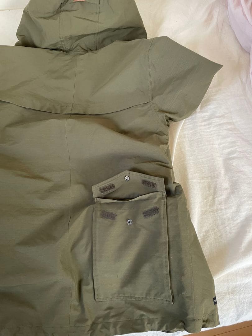 HOLDEN ホールデンスノーボードジャケット 大きめSサイズ