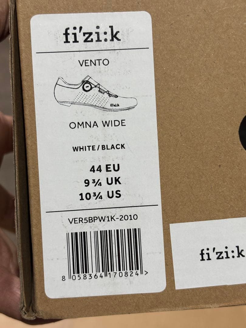 fi'zi:k フィジーク VENTO OMNA WIDE 44EUR