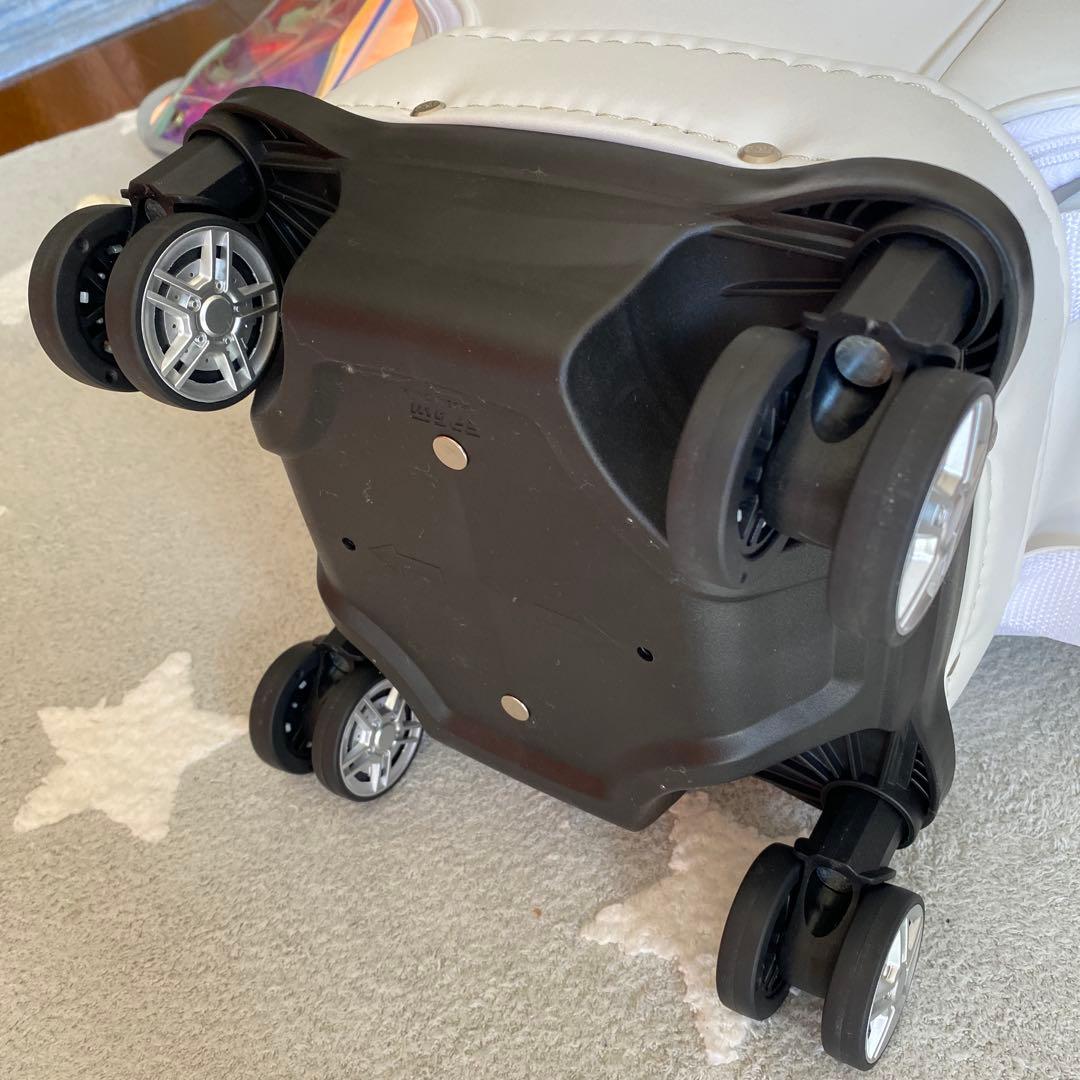 PGMホワイトゴルフバッグ ホイール付き 新品、お値段に下げします。