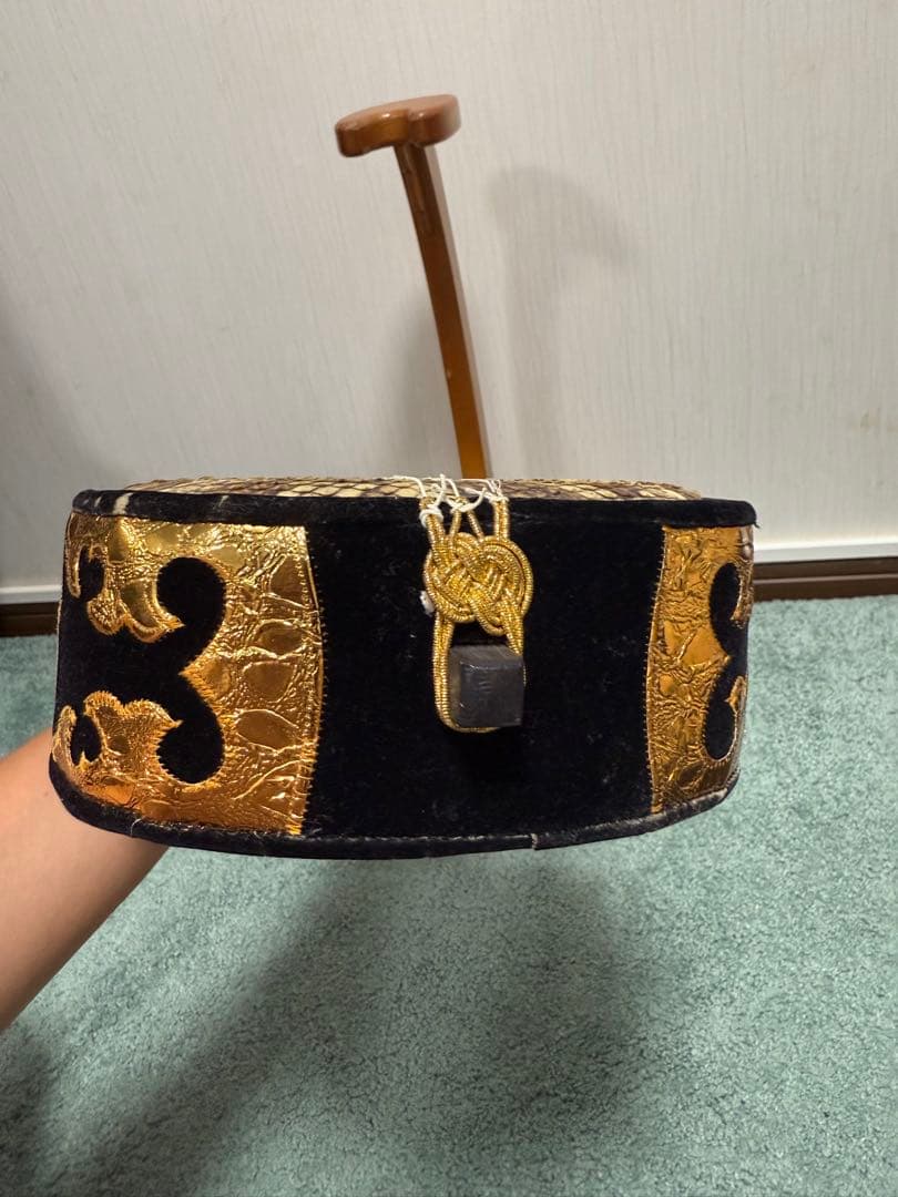 現状品　ジャンク　三線 本皮使用 ケース付き　破れあり 沖縄　修理・部品取りに