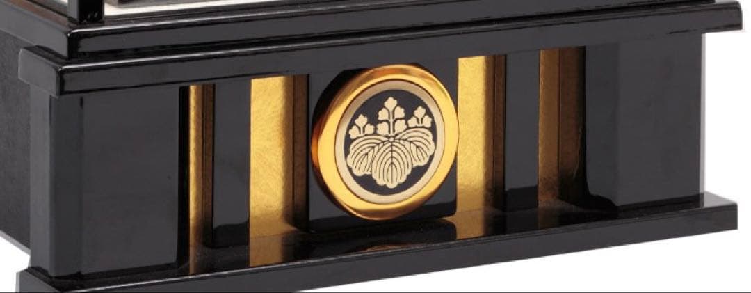 東京久月　五月人形　家紋付き正絹糸織兜飾り　針桐白木収納セット