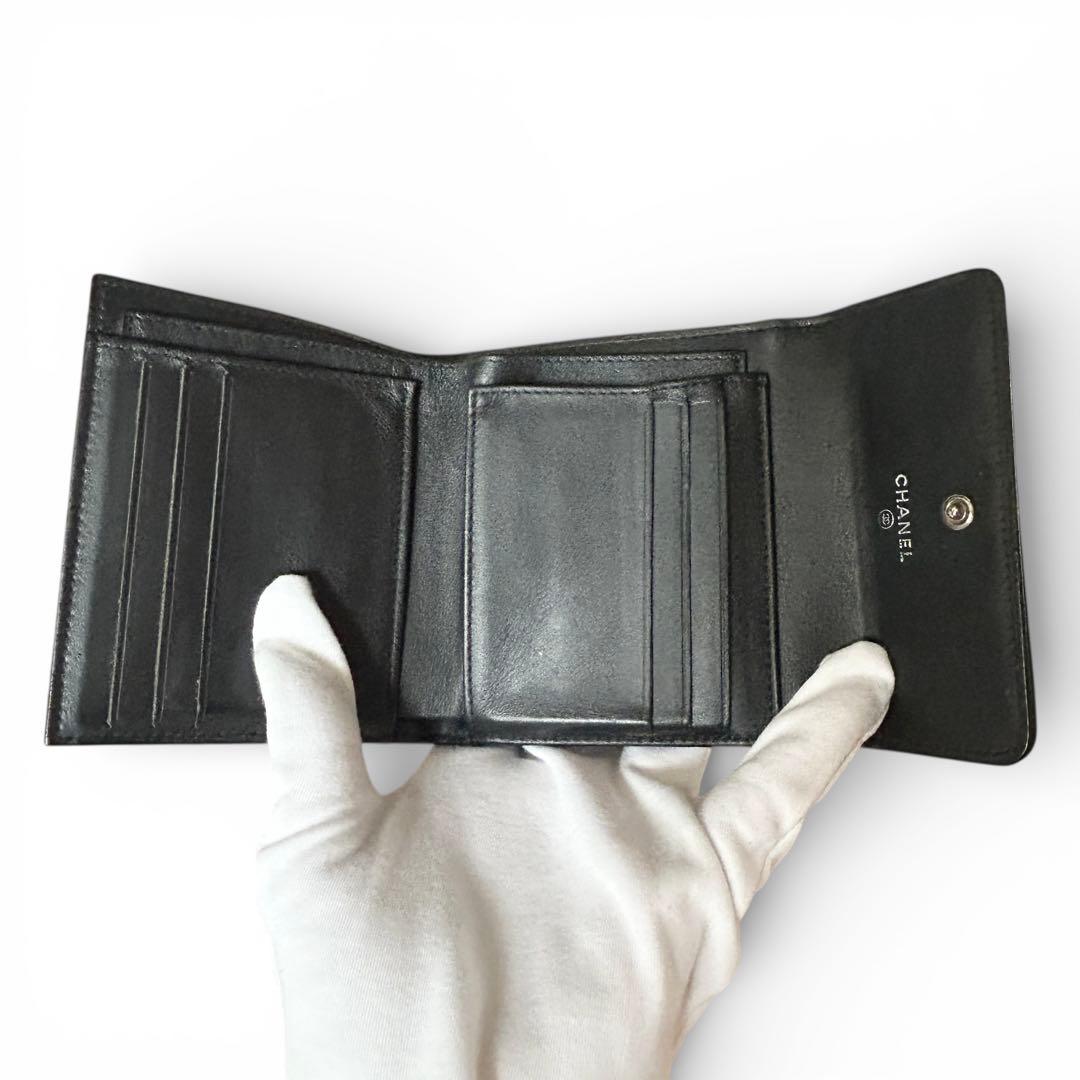 美品】CHANEL ボーイシャネル 三つ折り 財布マトラッセ 22番台 - メルカリ