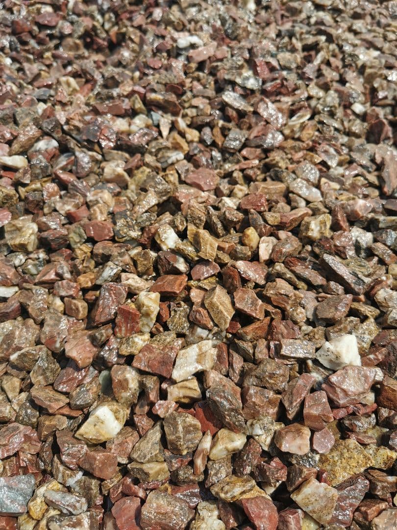 赤砂利　1.000キロ　庭石　鑑賞石　石 石材　砂利　割栗石　庭　坪庭