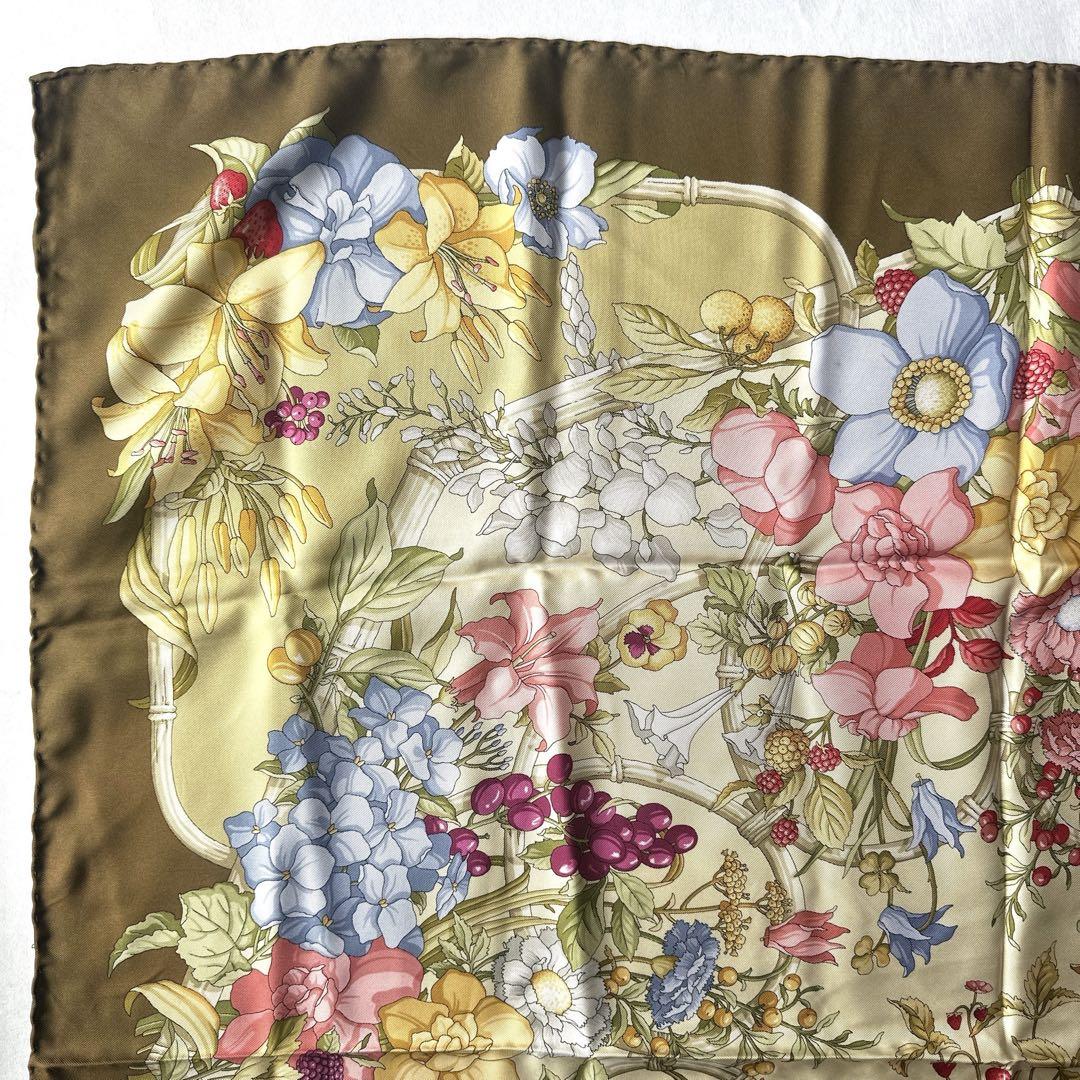 GUCCI グッチ シルクスカーフ 花柄 フラワー　ストール ショール