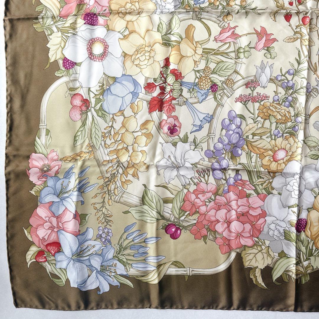 GUCCI グッチ シルクスカーフ 花柄 フラワー　ストール ショール