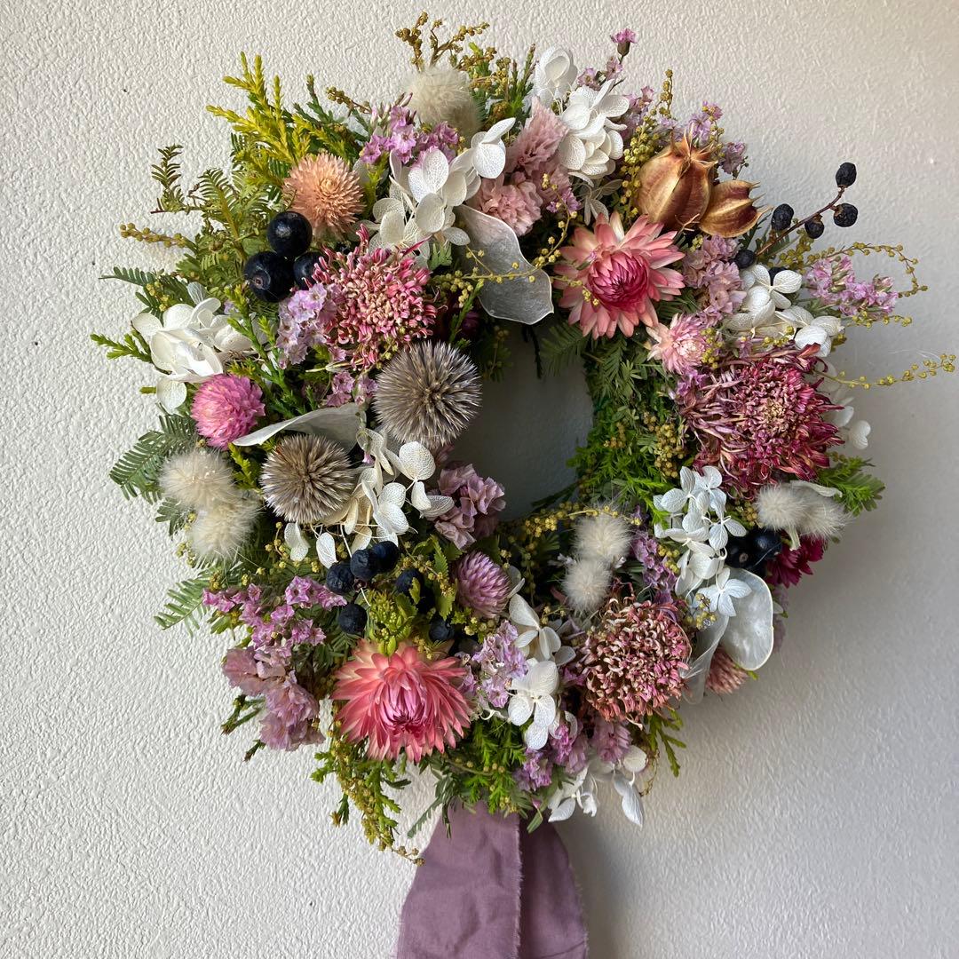 感謝価格！オーレアミモザの蕾とピンクのお花のリース　ひな祭り　春　紫陽花