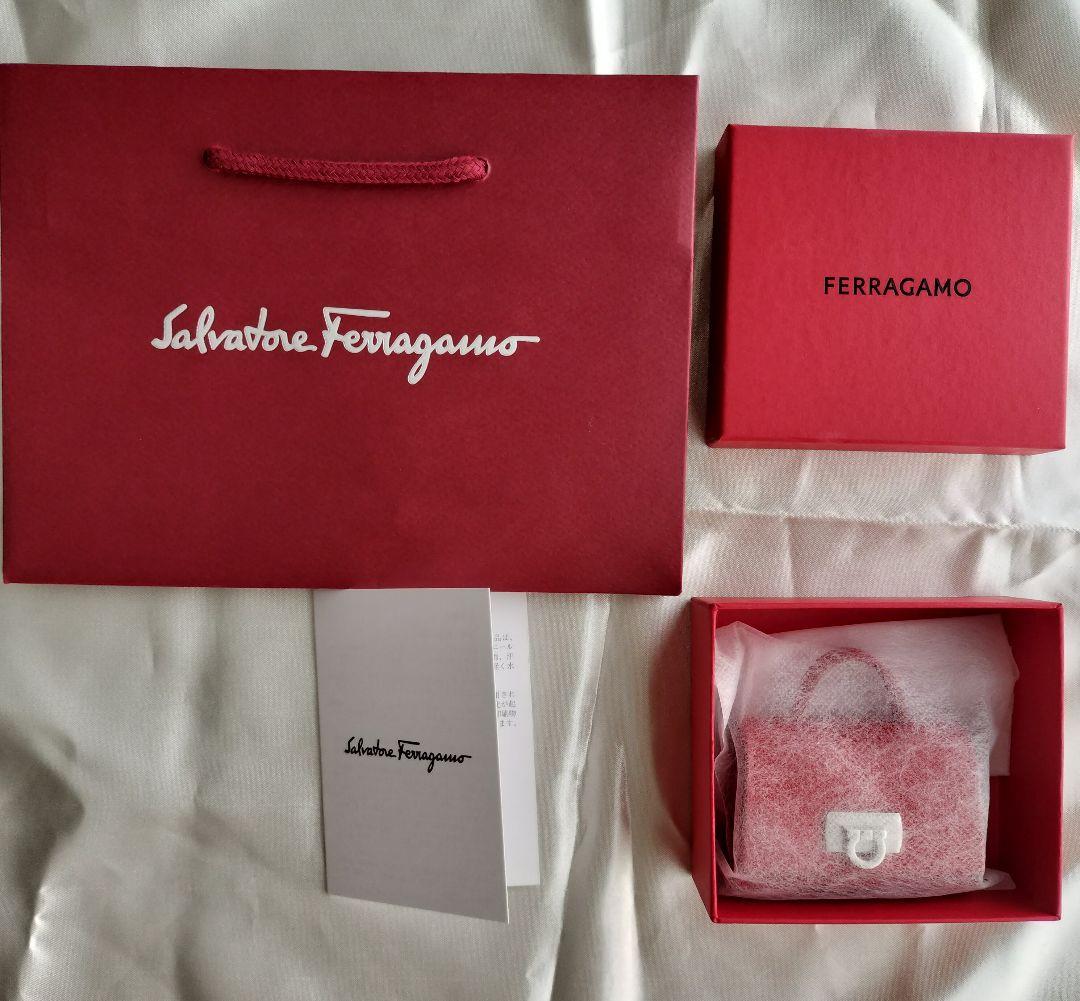 e*i様 【新品・未使用】サルバトーレ・フェラガモ　AirPods エアーポッツ