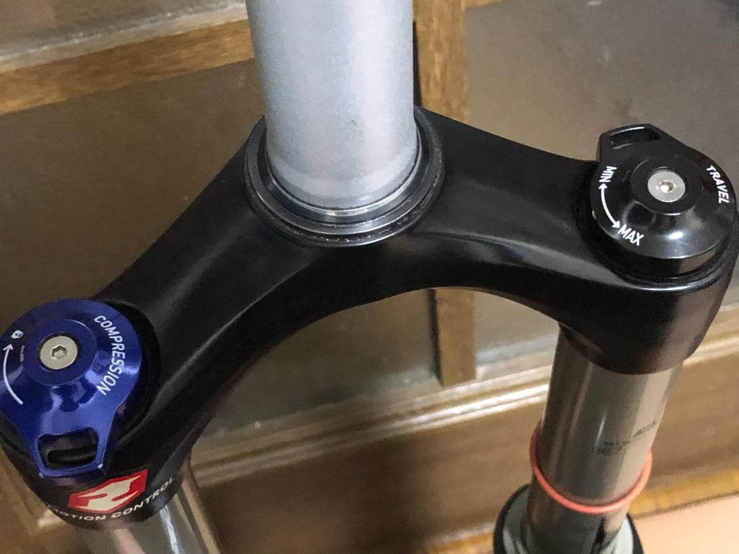 パーツ ROCKSHOX Sektor RL 26inch 20X110mm 1 1/8