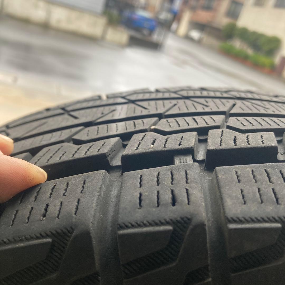 215/70/R16 ヨコハマ　 スタッドレスタイヤ4本 ホイール付き