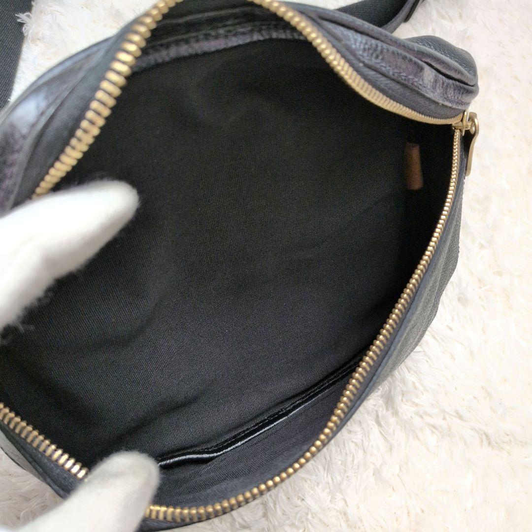 【現行モデル 極美品】イルビゾンテ　バムバッグ　ボディバッグ　シボ革　ブラック