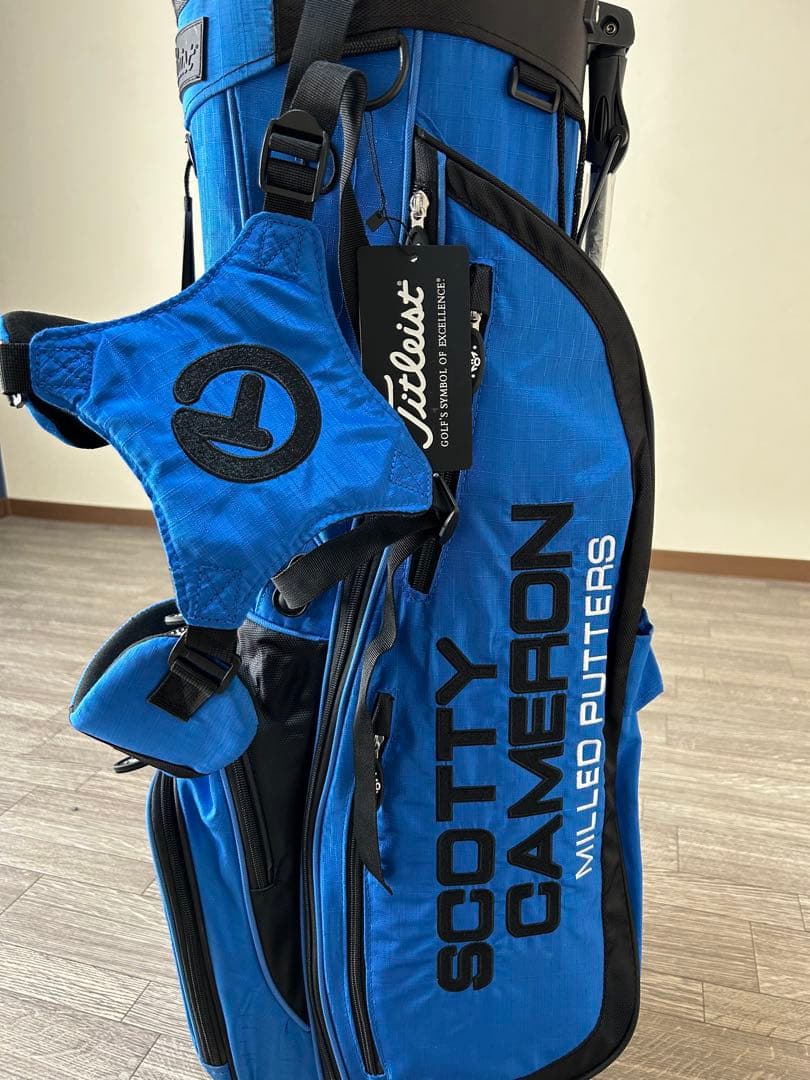 鮮やかなブルーがゴルフ場にはえます！スタンド式キャディバック　軽量で機能性豊か！
