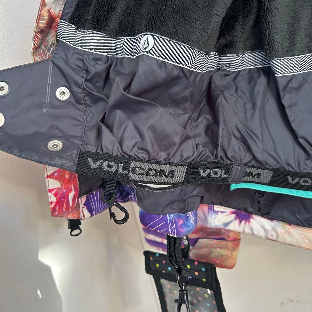 美品　ボルコム　レディース　スノーボードスキースノボウェア　パスケース付　M