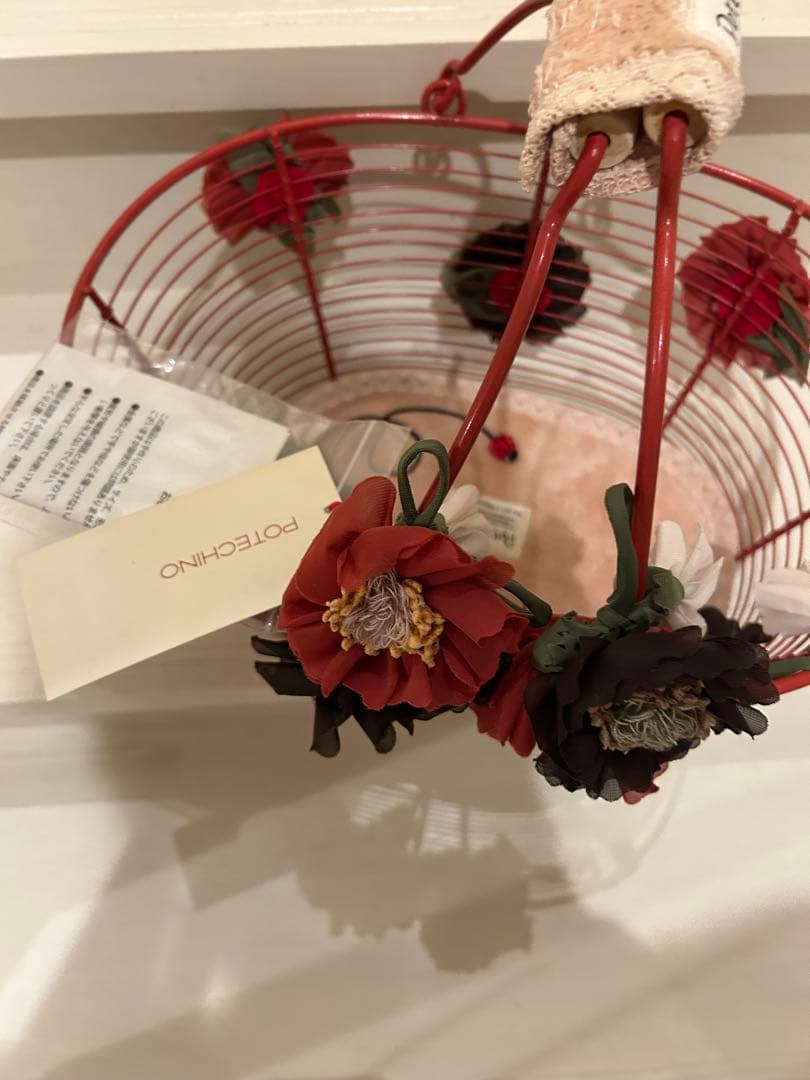 POTECCHINO ポテチーノ赤い花飾り付きかごバッグ