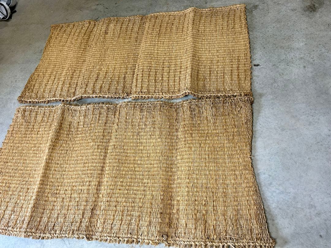 ② むしろ2枚 筵 藁筵 農具 古民具 昭和 レトロ - メルカリ
