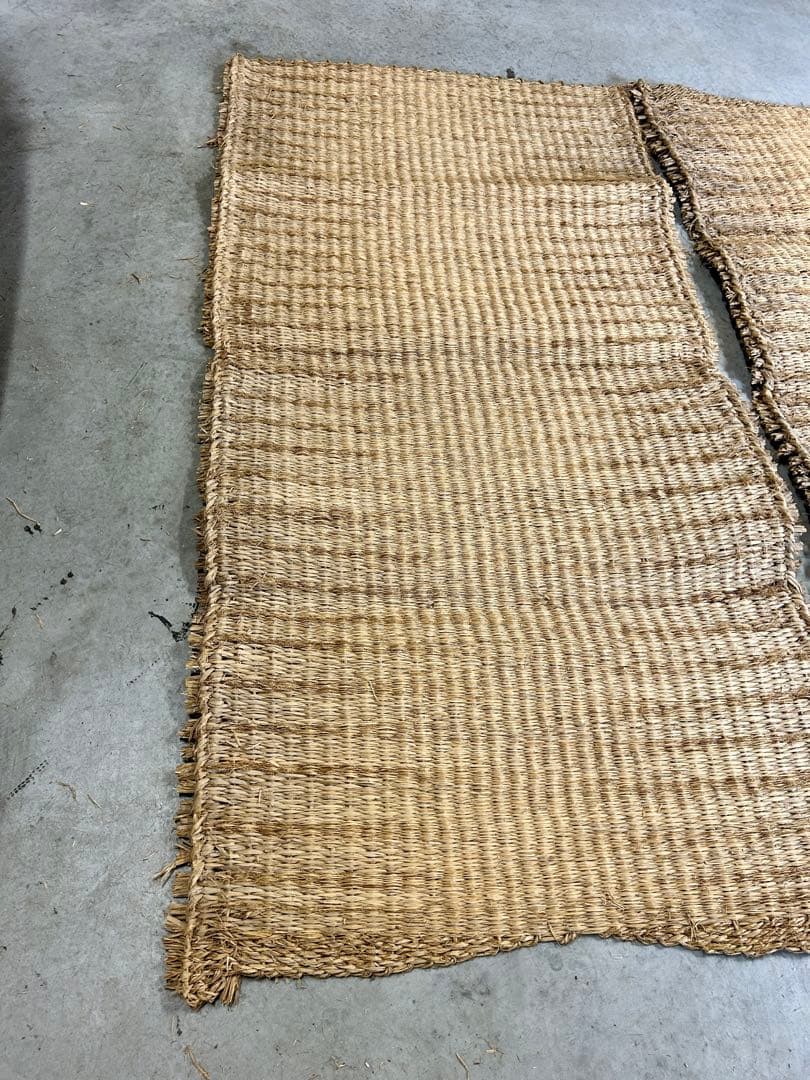 ② むしろ2枚 筵 藁筵 農具 古民具 昭和 レトロ - メルカリ
