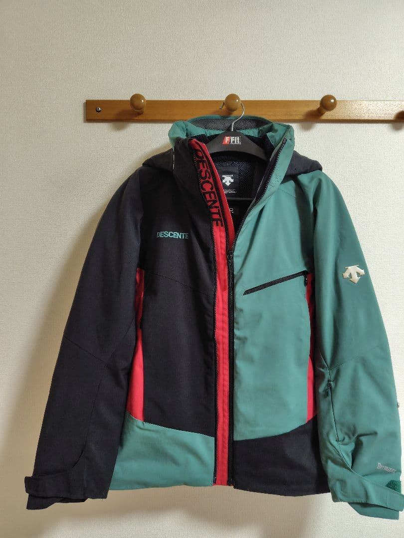 DESCENTE スキーウェアセット 緑/赤