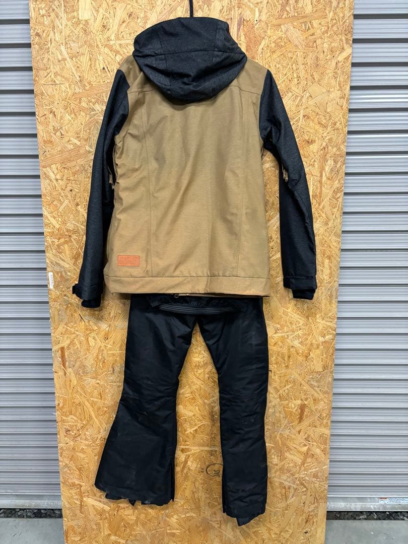 スノーボードウェア　レディース　使用回数少　上下セット　JEWEL Sサイズ