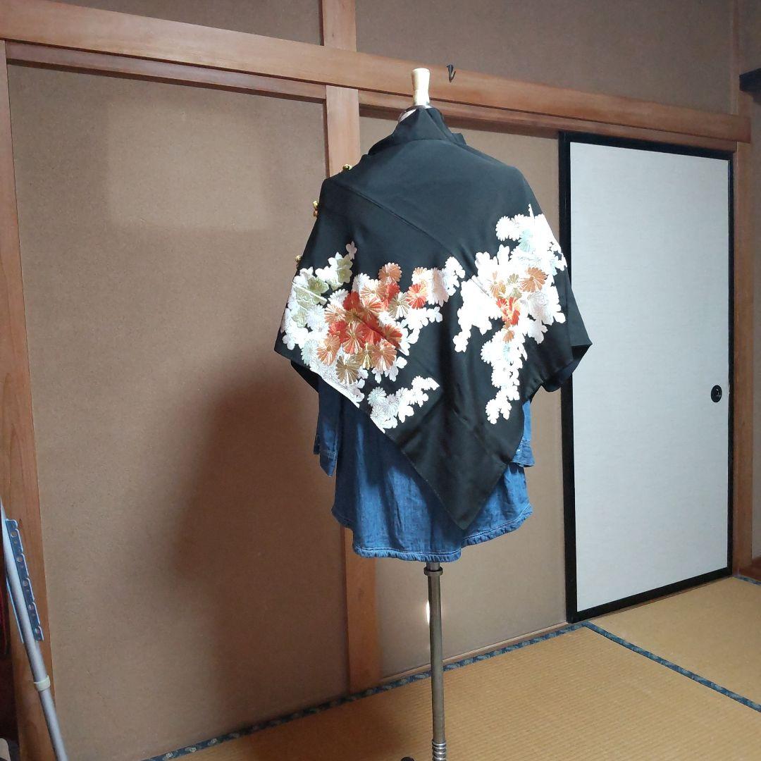 着物リメイク ケープ ポンチョ 正絹 黒留袖 花柄 チャイナボタン