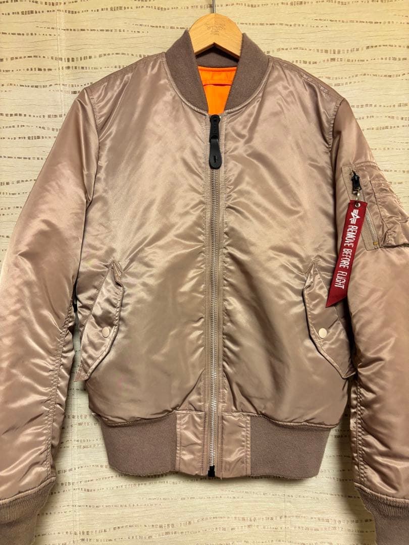 ベージュ MA-1 フライトジャケット