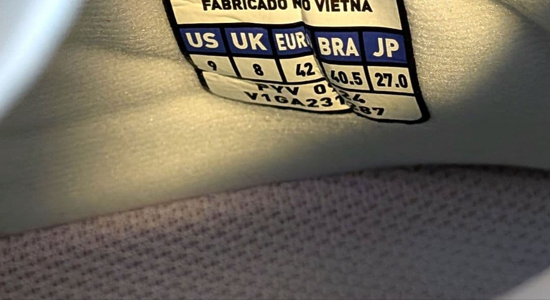 【未使用】ミズノ　ウェーブ　モメンタム3 グリーン☓ブラック☓ブルー　27