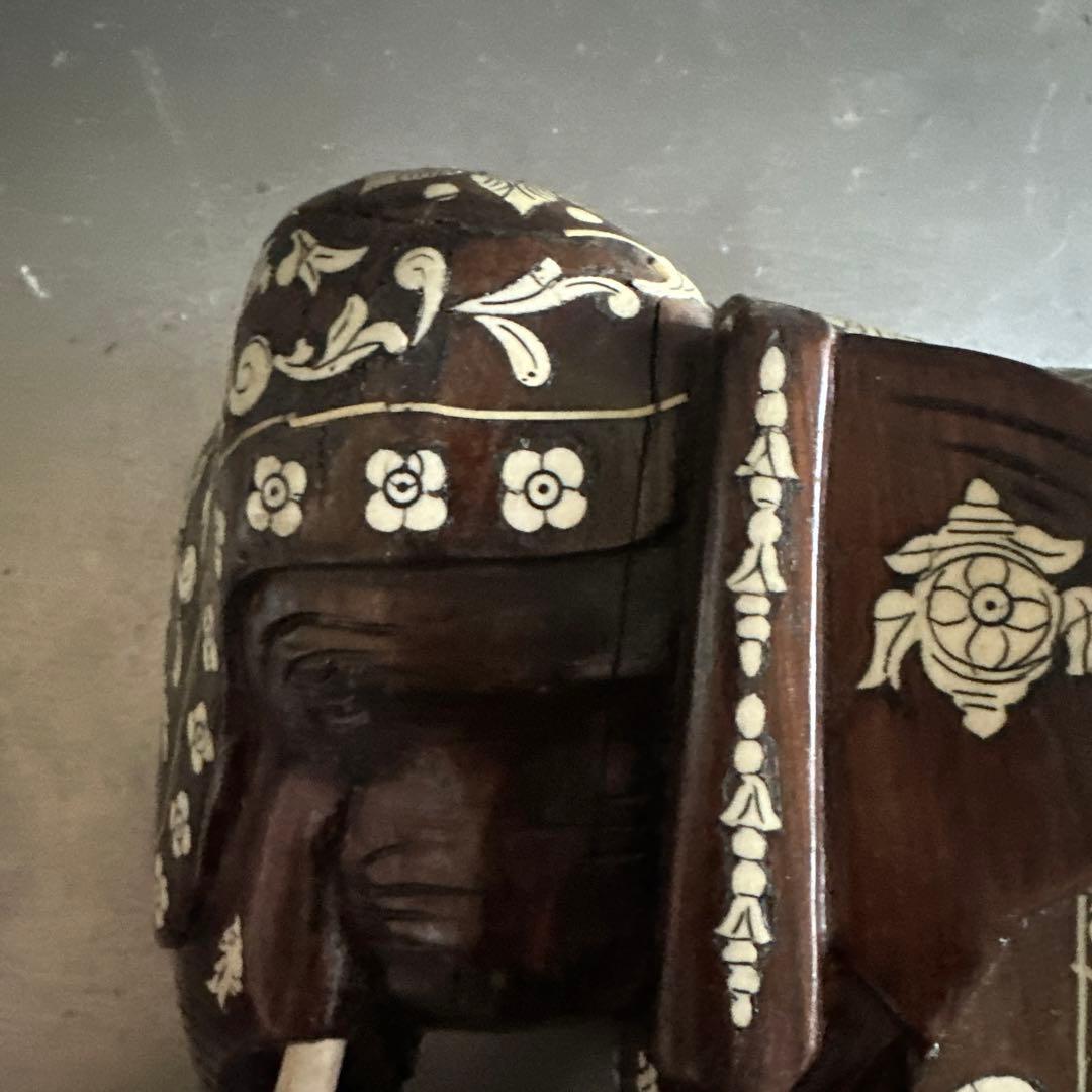 最終お値下げ‼️中国 唐木紫壇製 獣骨象嵌装飾 インド象 置物 - メルカリ