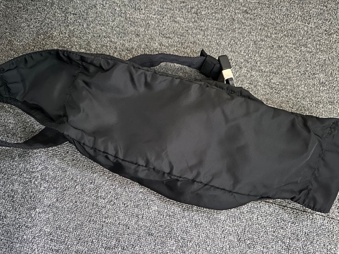 最終値下げ‼️PRADAウエストポーチ　ブラック