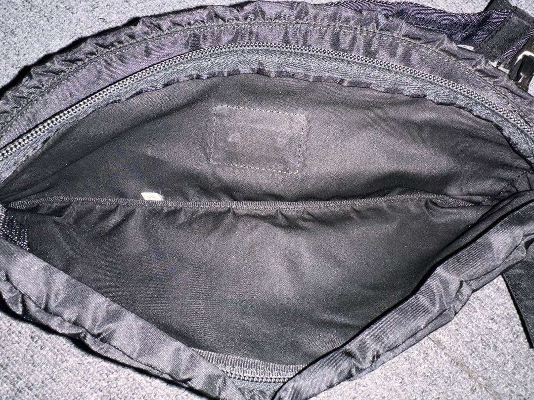 最終値下げ‼️PRADAウエストポーチ　ブラック