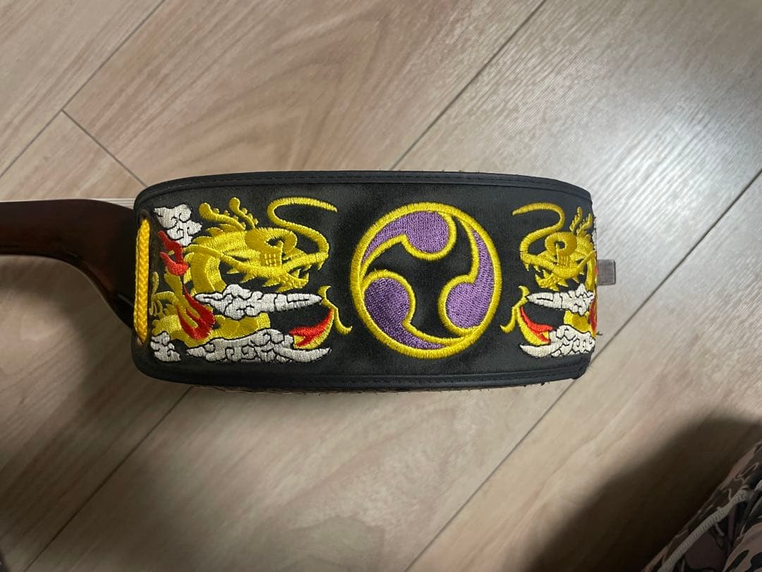 三線 本体 強化張り 木目の綺麗な三線 スタンド付き