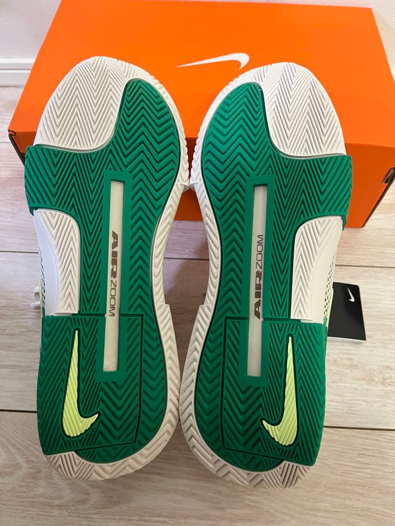 ナイキ テニスシューズ ナイキ GP チャレンジ1 プレミアム　26.5㌢