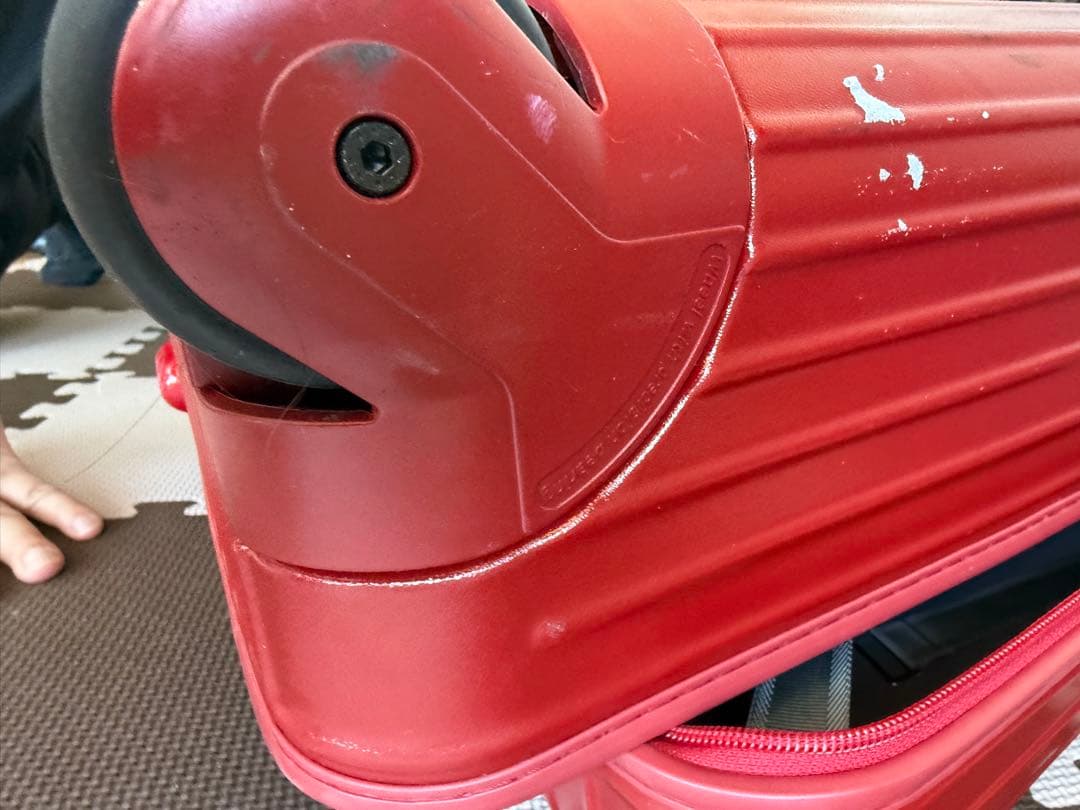 リモワスーツケースです。80-90リットル。