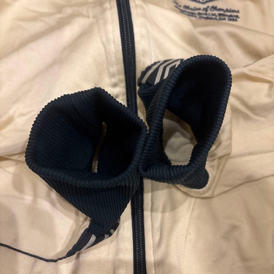 Umbro トラックジャケット　ベージュ