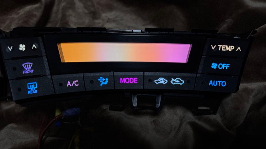 ZVW30 プリウス 前期 エアコンパネルLED打ち替え品　自動変化レインボー