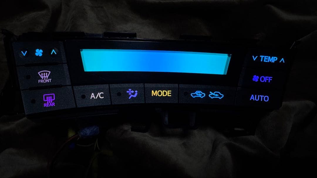 ZVW30 プリウス 前期 エアコンパネルLED打ち替え品　自動変化レインボー