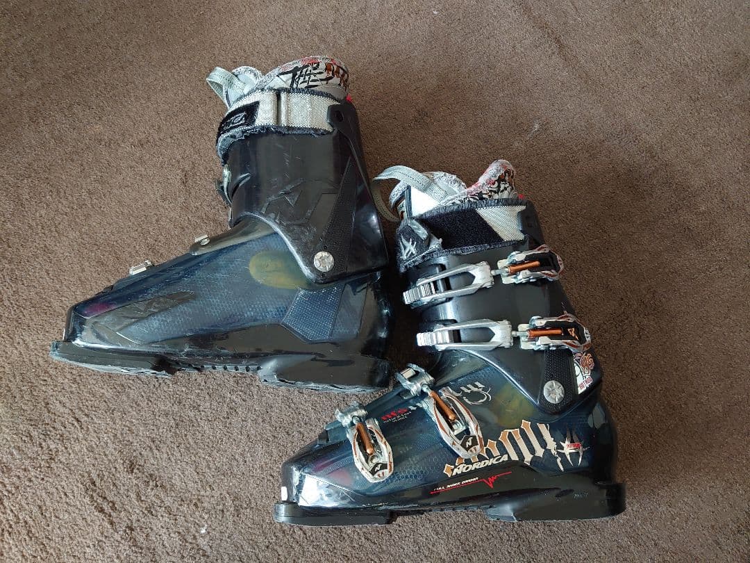 NORDICA　ノルディカ　スキーブーツ　27センチ　27.5センチ